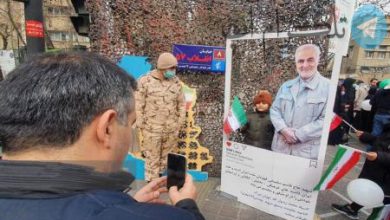 عکس یادگاری با تصویر شهید سلیمانی + عکس – تلگرام آپ
