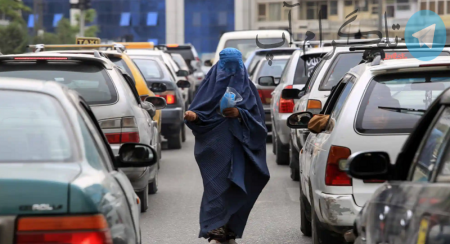 زن نیازمند به کمک های مالی در خیابان های کابل + عکس – تلگرام آپ