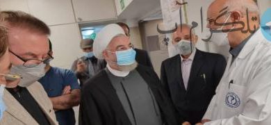 عیادت روحانی از نوبخت در بخش مراقبت‌های ویژه بیمارستان + عکس – تلگرام آپ