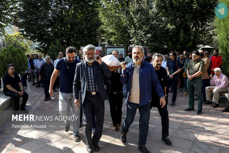 فردوس کاویانی