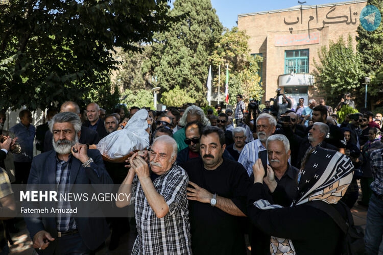 فردوس کاویانی