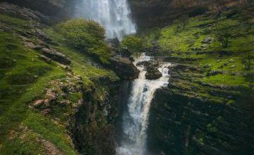 تصویری از آبشار زیبای تخت‌چو در استان لرستان+عکس – تلگرام آپ